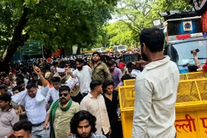 आरक्षण हटाओ आंदोलन: नई दिल्ली में प्रदर्शन नई दिल्ली में आरक्षण हटाओ आंदोलन के दौरान जंतर-मंतर पर प्रदर्शन करते प्रदर्शनकारी